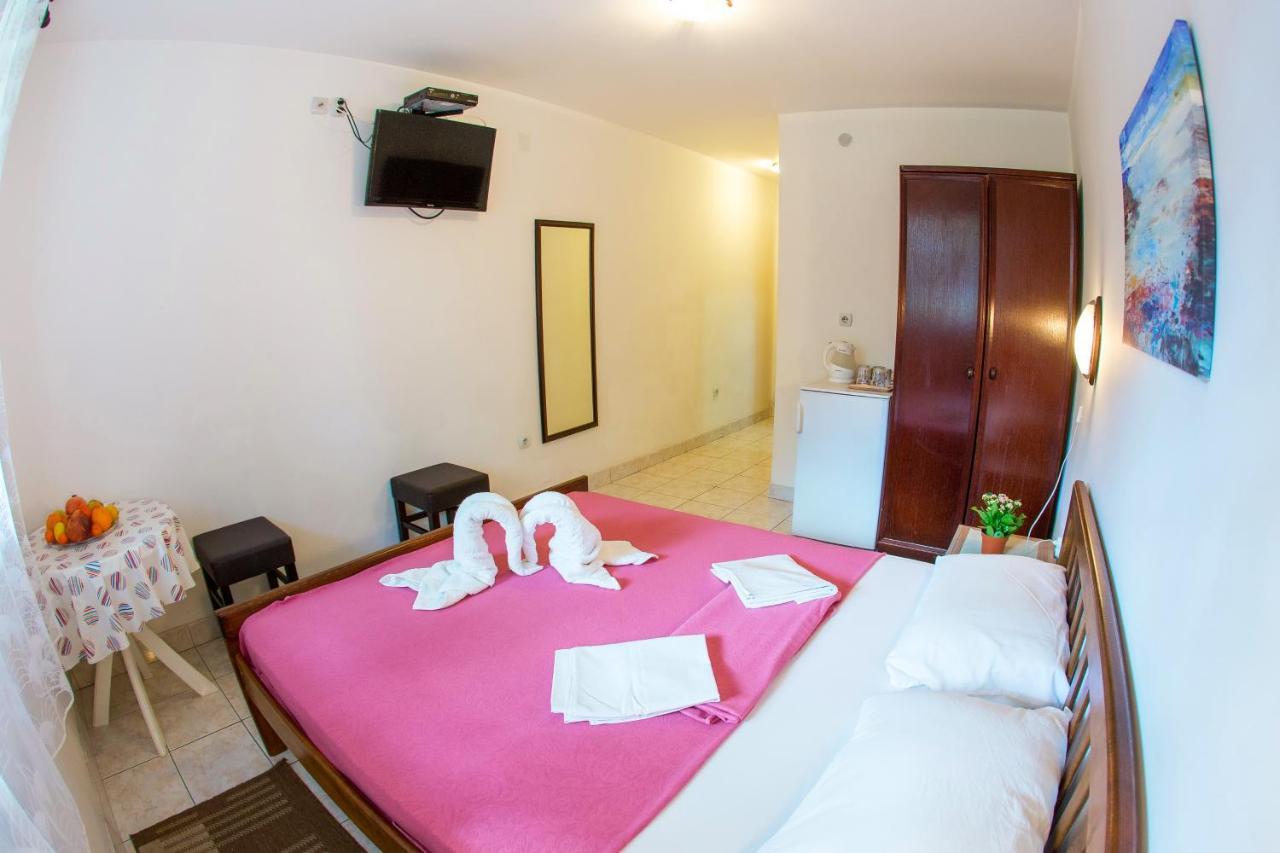 בודווה Guest House Mandarina מראה חיצוני תמונה
