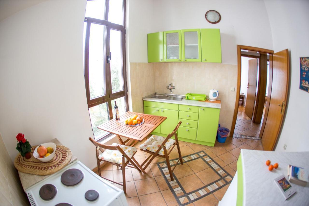 בודווה Guest House Mandarina מראה חיצוני תמונה
