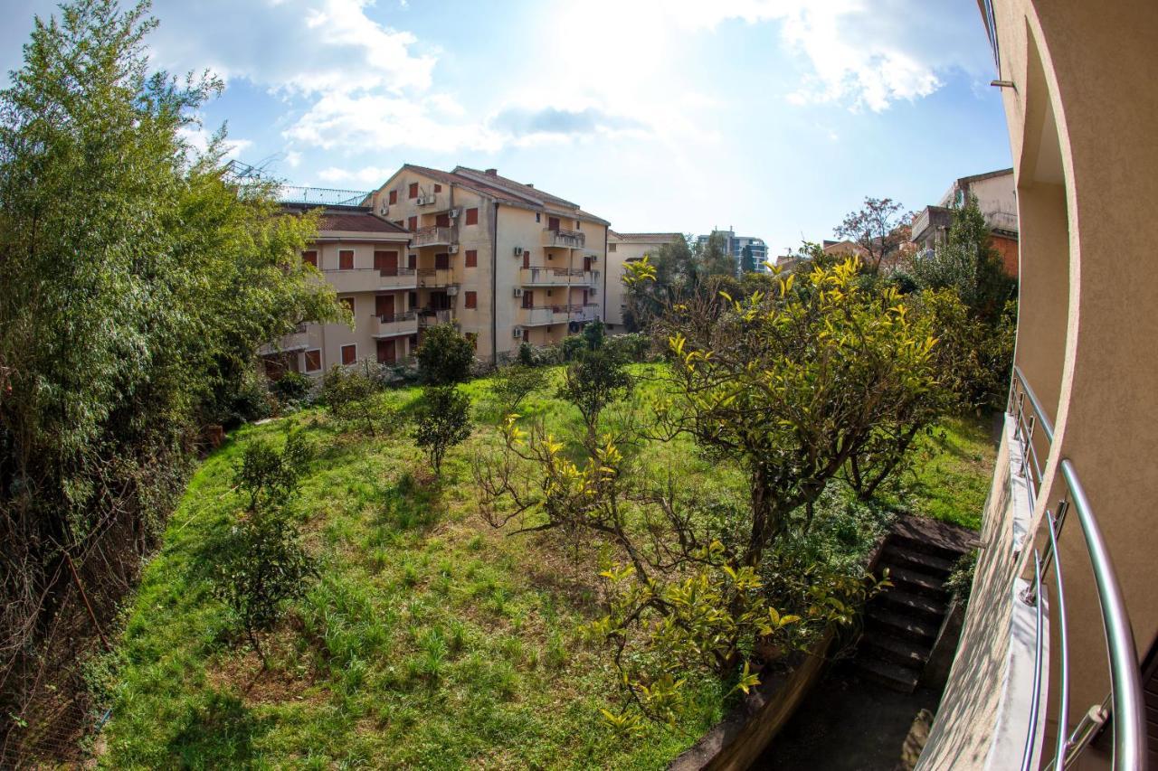 בודווה Guest House Mandarina מראה חיצוני תמונה